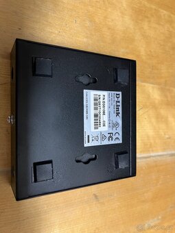 Switch D-Link DGS105 5 Port gigabit switch - 4
