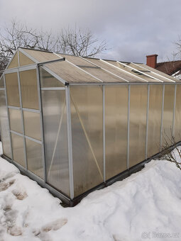 Skleník z polykarbonátu - 4