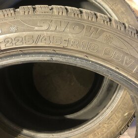 Zimní pneu 225/45 R18 - 4