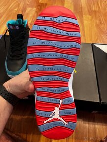 NIKE JORDAN 10 RETRO CHICAGO - 4