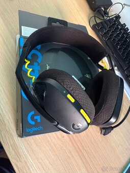 Herní bezdrátová sluchátka Logitech G435 LIGHTSPEED - 4