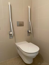 Madlo na WC pro invalidy - 4