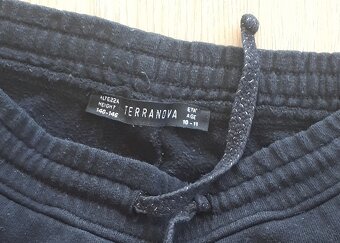 BAVLNĚNÉ TEPLÁKY • KALHOTY JOGGER • zn. TERRANOVA vel. 140 - 4