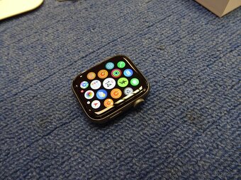 Chytré hodinky Apple Watch 5 44mm - 4