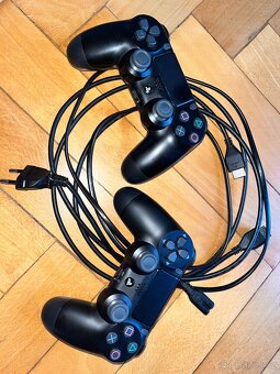Ps4 500GB + 2 ovladače - 4