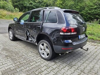 VW TOUAREG 3.0 TDI/ FULL VÝBAVA / NA PRUŽINÁCH / POJÍZDNÉ. - 4