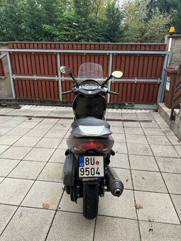 Aprilia Leonardo 300 - 4