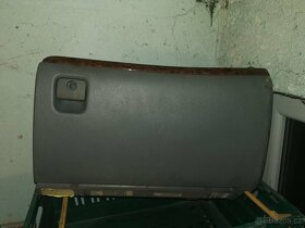 Peugeot 406 kastlik - dekor dřeva a plast pod volant - dekor - 4