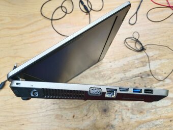 notebook HP, CPU i5, grafika AMD 7470M, SSD, Win 11 - 4