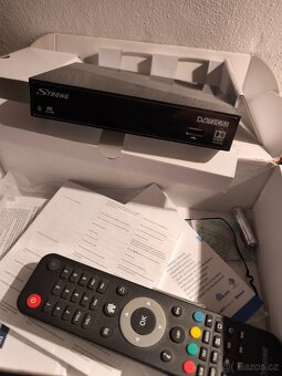 4K STRONG SRT 2402 multimediální centrum DVB-S2/C/T2 tuner - 4