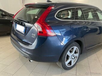 Volvo V60 AWD—D5 2.4 158kw—Summum—2013–automat—KŮŽE— - 4