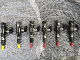 Vstřikovač 2.0TDI 103kW BKP, BMA, BVE, BWV 03G130073S,D - 4