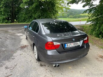 BMW 330i - 4