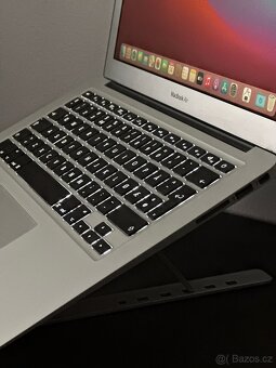 Macbook Air Intel i5 256GB SSD (STAV 8/10) - 4