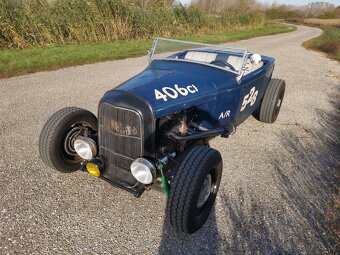 1932 Ford Roadster Hot Rod - 4