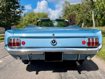 Ford Mustang Cabriolet z roku 1965 - 4