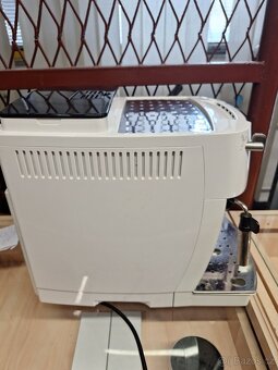 DeLonghi Magnifica S ECAM 22.110.W - 4