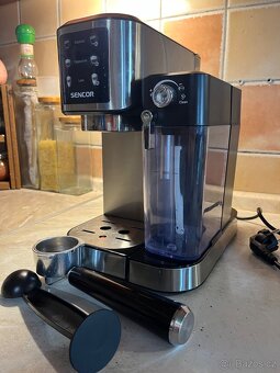 Prodám poloautomatický kávovar Sencor - 4