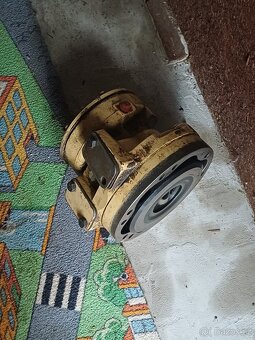 Náhradní díly na UNC - 4