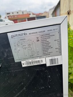 Prodám menší prosklenou ledničku na potraviny, či nápoje - 4
