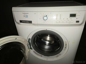 Pračka Electrolux málo používaná v dobrém stavu. Můžu dovézt - 4