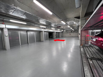 Pronájem garážového stání 15 m2 - 4