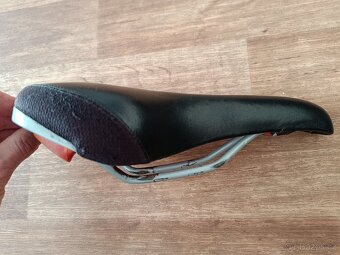Sedlo Specialized - 4