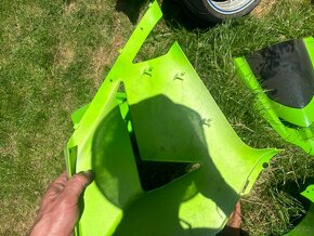 Rozprodam Kawasaki Zx10R Ninja 04-05 na nahradni dily - 4