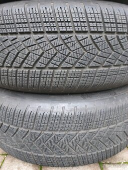 BMW iX zimní 20 Styling 1002 Goodyear 235 60 DOT2922 8mm - 4