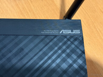WiFi router Asus RT-AC51U - AC750 dvoupásmový - 4