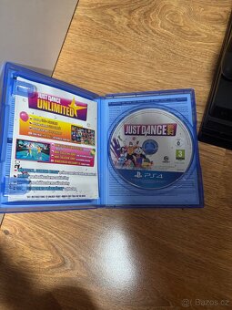 PS4 PRO 1TB + VIRTUÁLNÍ REALITA - 4