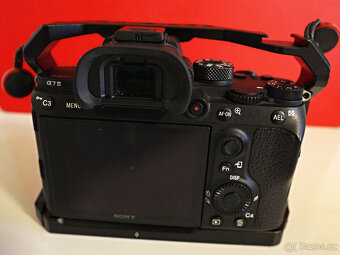 Sony A7III + FE 28-60 - 4