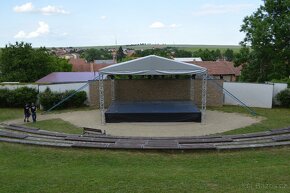 Zastřešené pódium - 4