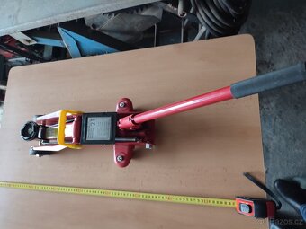 Hydraulický pojízdný hever 2t - 4