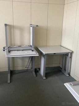 kancelářský nábytek - stoly, žídle, skříně - 4