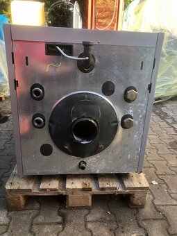 Prodám  kotel na olej  33 KW - 4