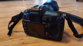 Nikon D300 a objektiv Nikkor 17-55 f2,8 - 4