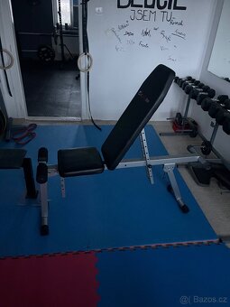 Polohovací posilovací lavice - 4