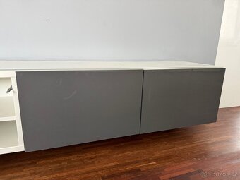 Skřínka pod TV - 4