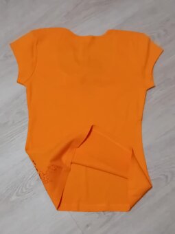 HEZKÉ TRIČKO SE SEXY VÝSTŘIHEM - vel.M - 4