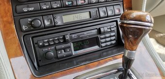 Jaguar XJ40 X300 Redukční rámeček pro rádio - 4