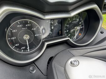 Yamaha Xmax 300 - 4