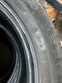 Goodyear Vector 4Seasons 215/60 R17 96H - 4