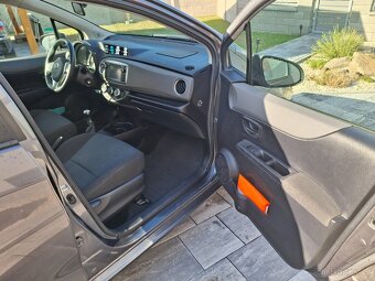 Yaris - 4
