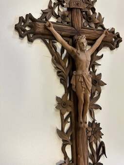 Dřevěný kříž. - 4
