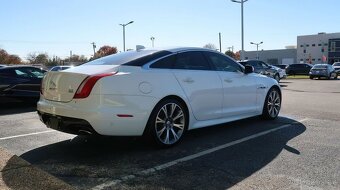Jaguar XJ R-Sport 3.0 AWD – luxusní sedan, málo najeto, 2019 - 4