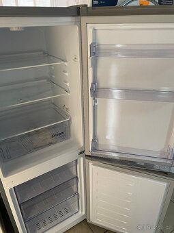 Nepoužitá lednice Beko RCSA240K40SN - 4