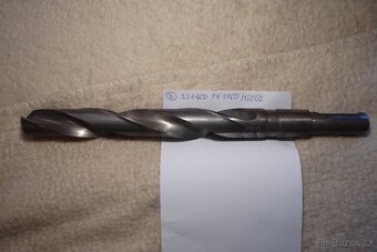 Příslušenství k soustruhu: vrták, nože, - 4