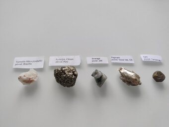 Sbírka minerálů velká, 25 ks + dřevěný box - 4