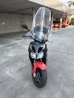 Aprilia Spotrcity 250 ie - 4
